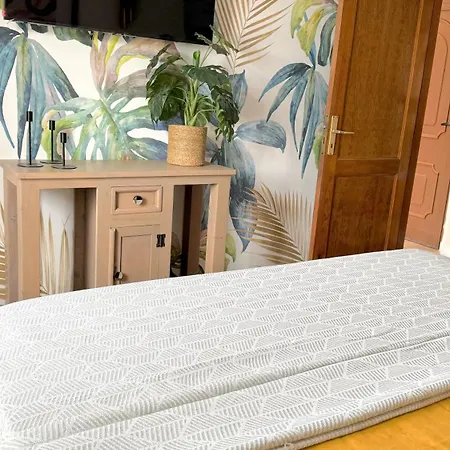 Seaescape With Ocean, King Size Bed, Wifi, Smart Tv, Free Parking 2 Pools Access Apartman
