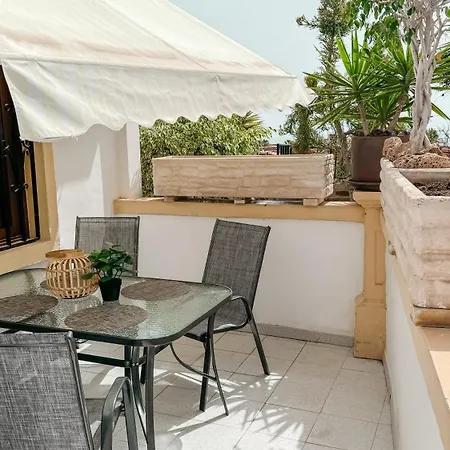 Seaescape With Ocean, King Size Bed, Wifi, Smart Tv, Free Parking 2 Pools Access Apartment